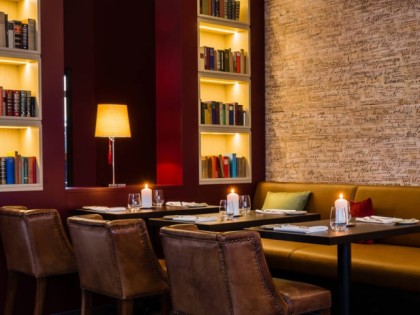 照片: Plaza Grill  Restaurant &amp; Lounge