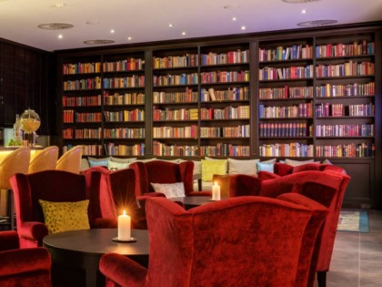 照片: Plaza Grill  Restaurant &amp; Lounge