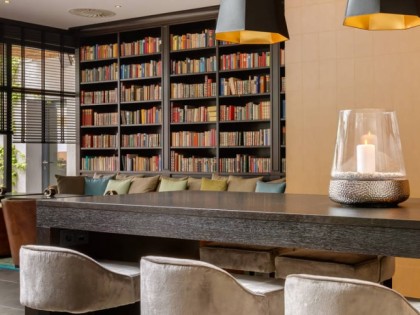 照片: Plaza Grill  Restaurant &amp;amp; Lounge